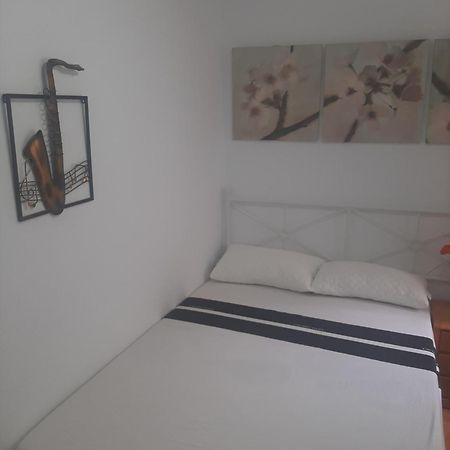 Alquiler Habitacion- Descanso Sabadell - Bano Compartido 외부 사진