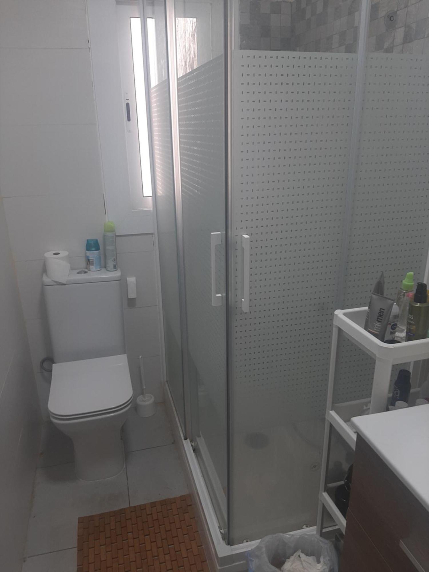 Alquiler Habitacion- Descanso Sabadell - Bano Compartido 외부 사진